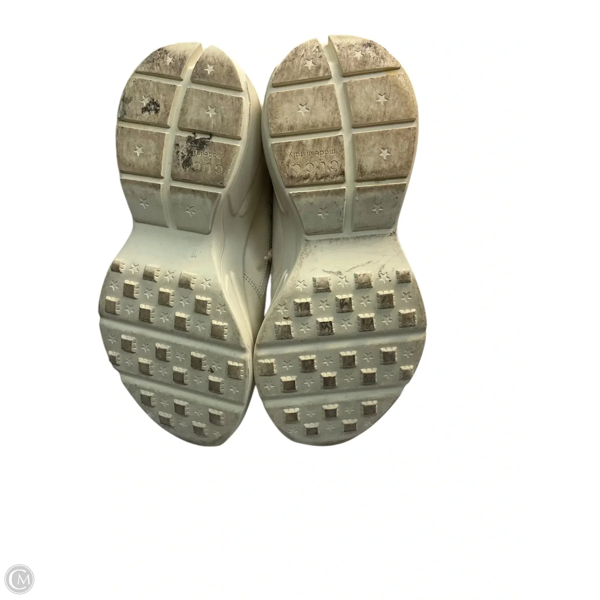 Shoes Luxury Designer By Gucci In Cream, Size: 7.5
